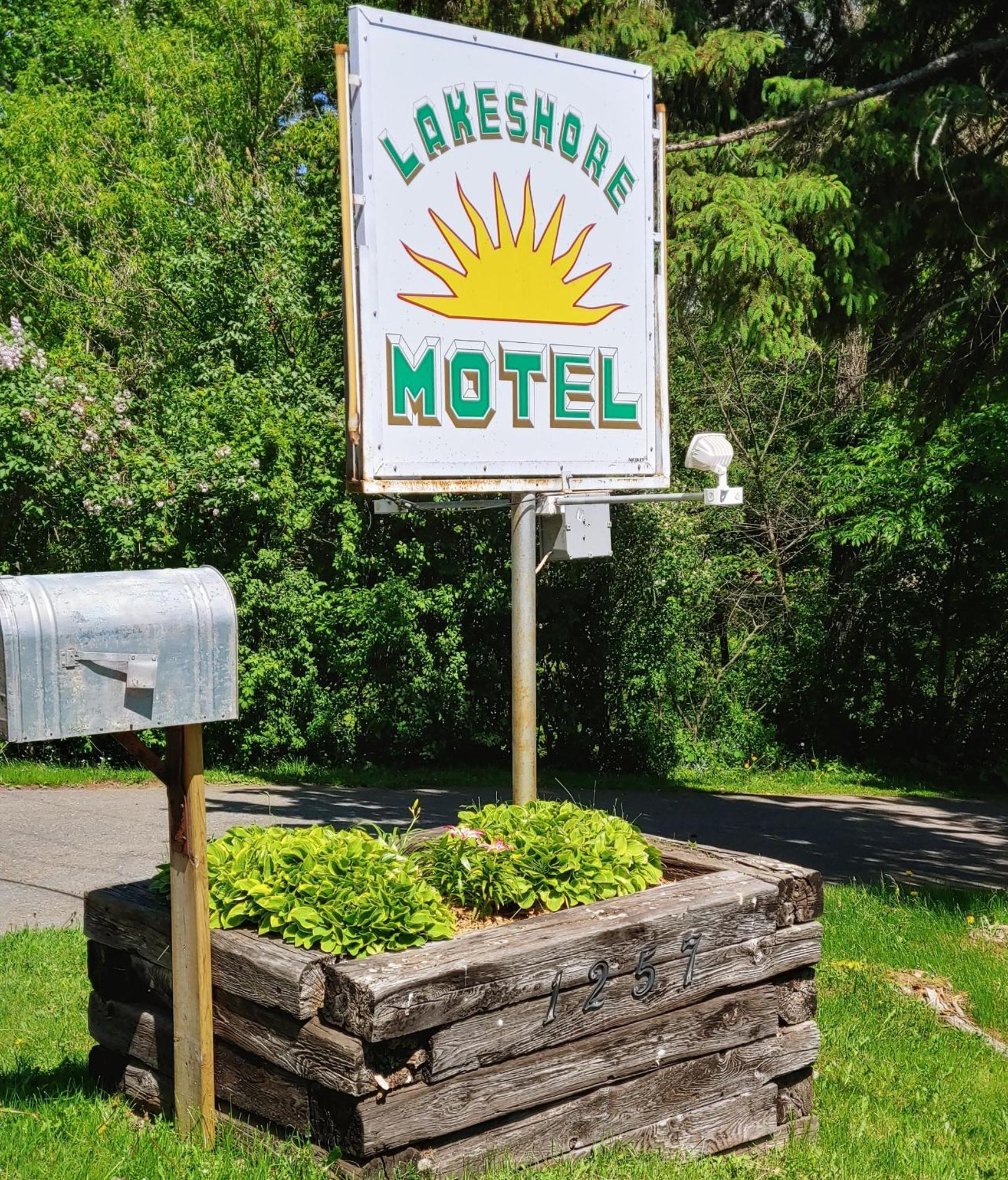 Lakeshore Motel Ice Lake Iron River Екстериор снимка