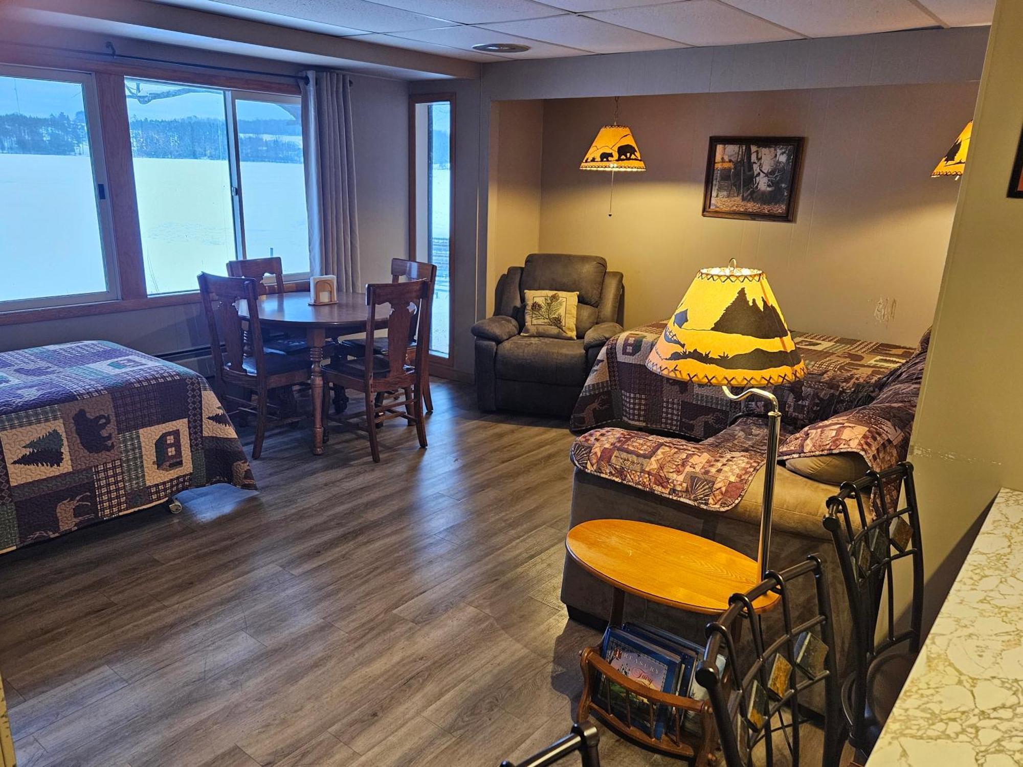 Lakeshore Motel Ice Lake Iron River Екстериор снимка