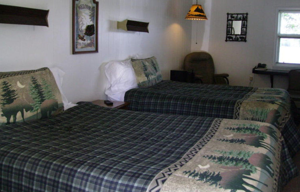 Lakeshore Motel Ice Lake Iron River Екстериор снимка